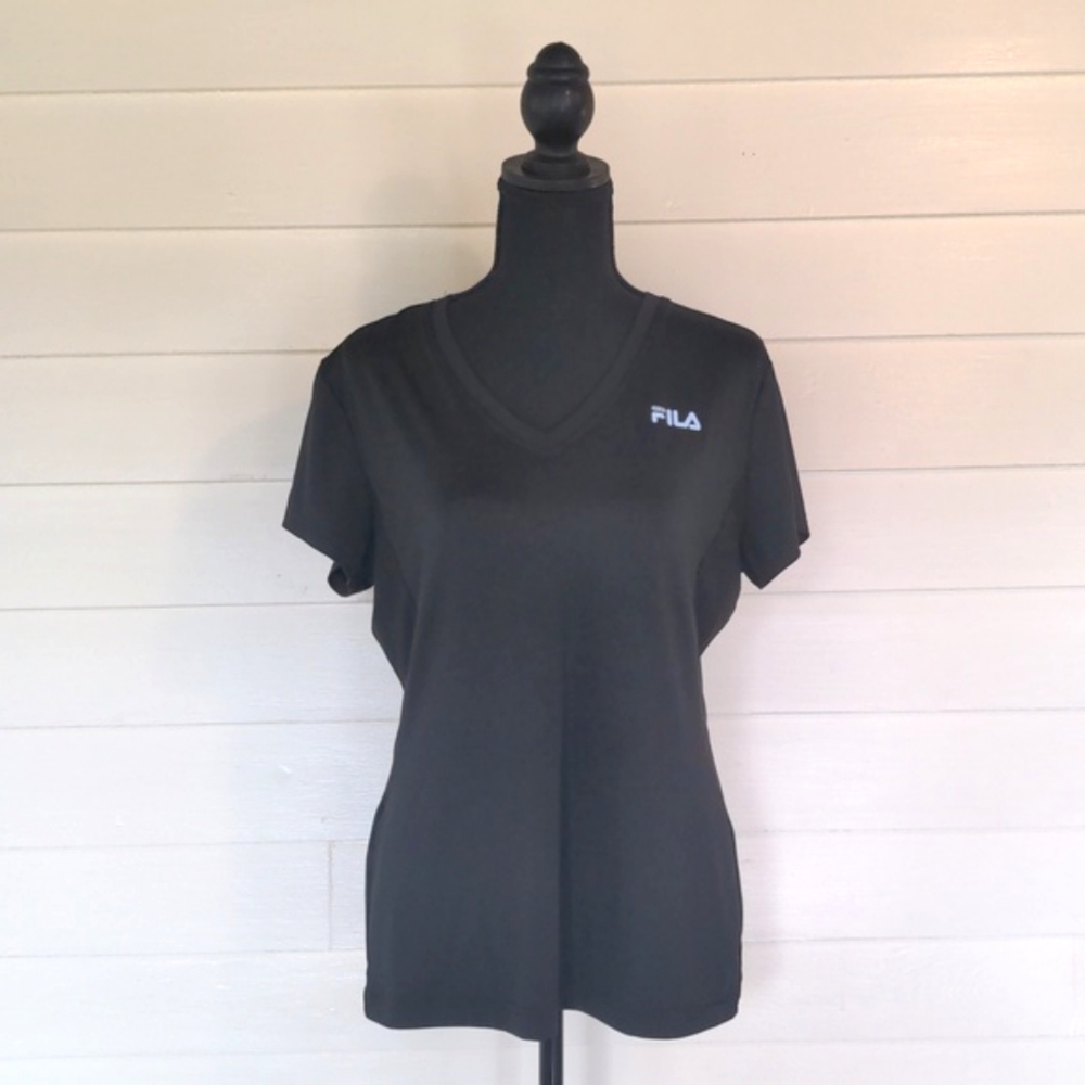 Fila Sport black short sleeve V neck shirt size L
